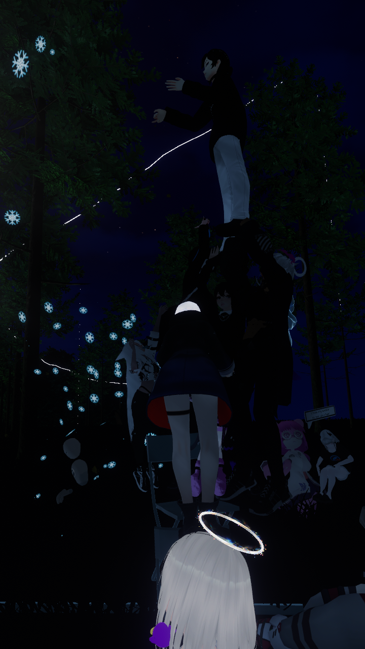 VRChat 2023 04 29 21 11 40.032 720x1280