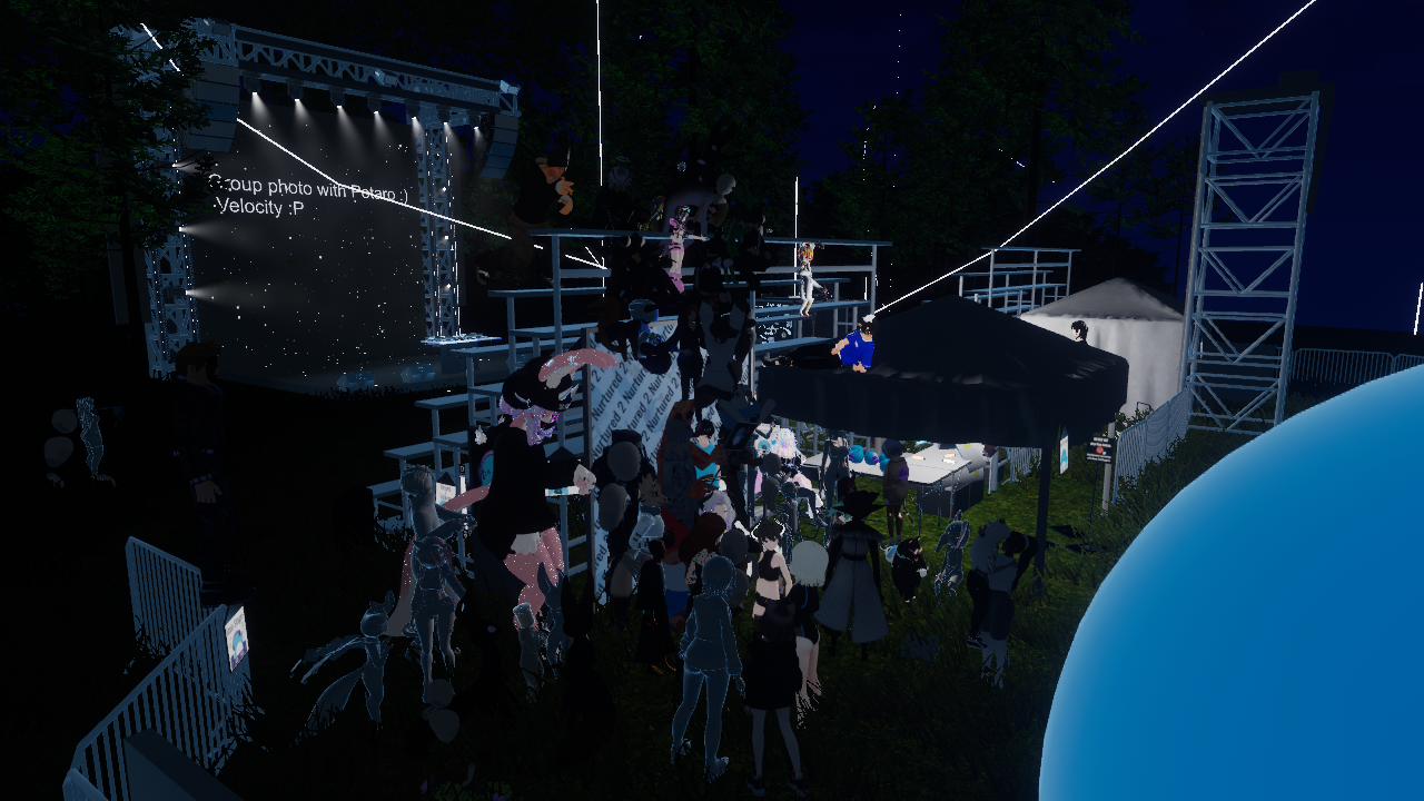 VRChat 2023 04 30 01 43 17.895 1280x720