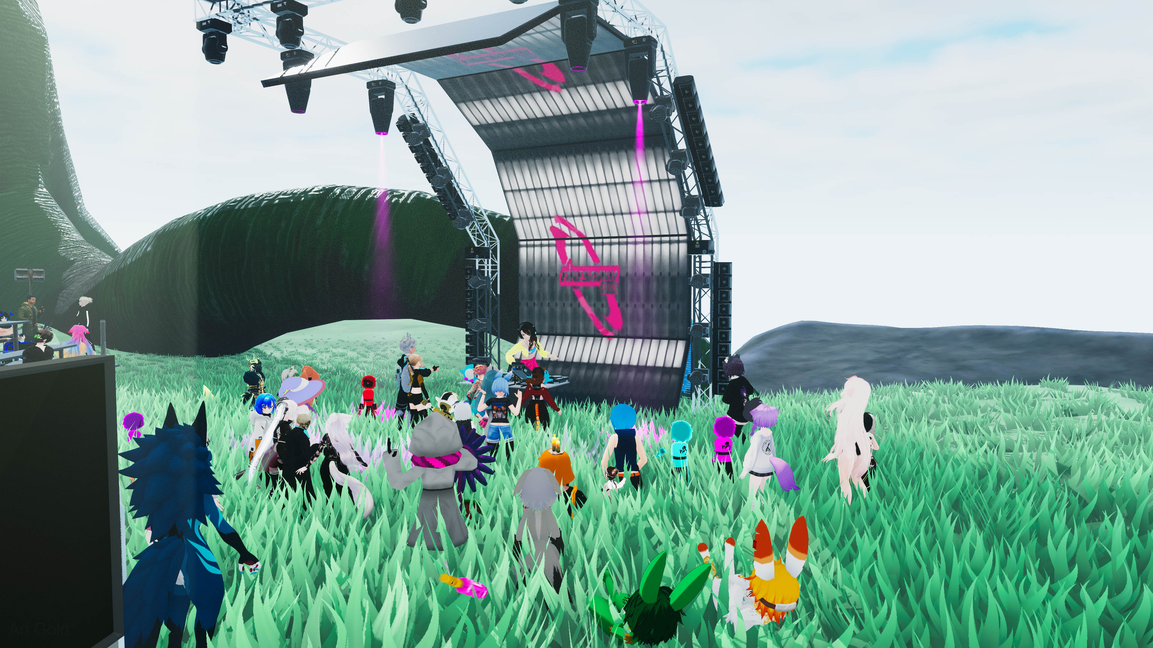 VRChat 2024 04 27 23 41 15.162 3840x2160 AriGold