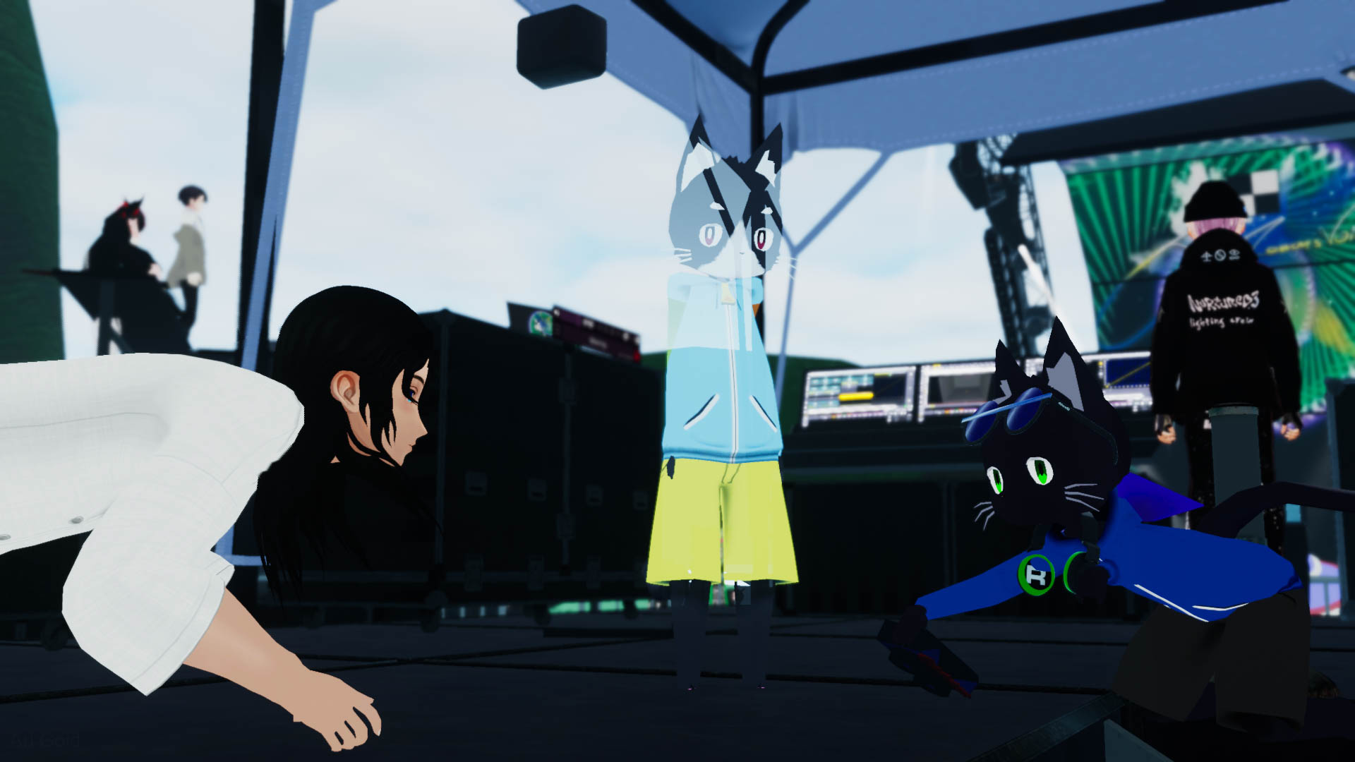 VRChat 2024 04 28 21 14 07.255 1920x1080 AriGold