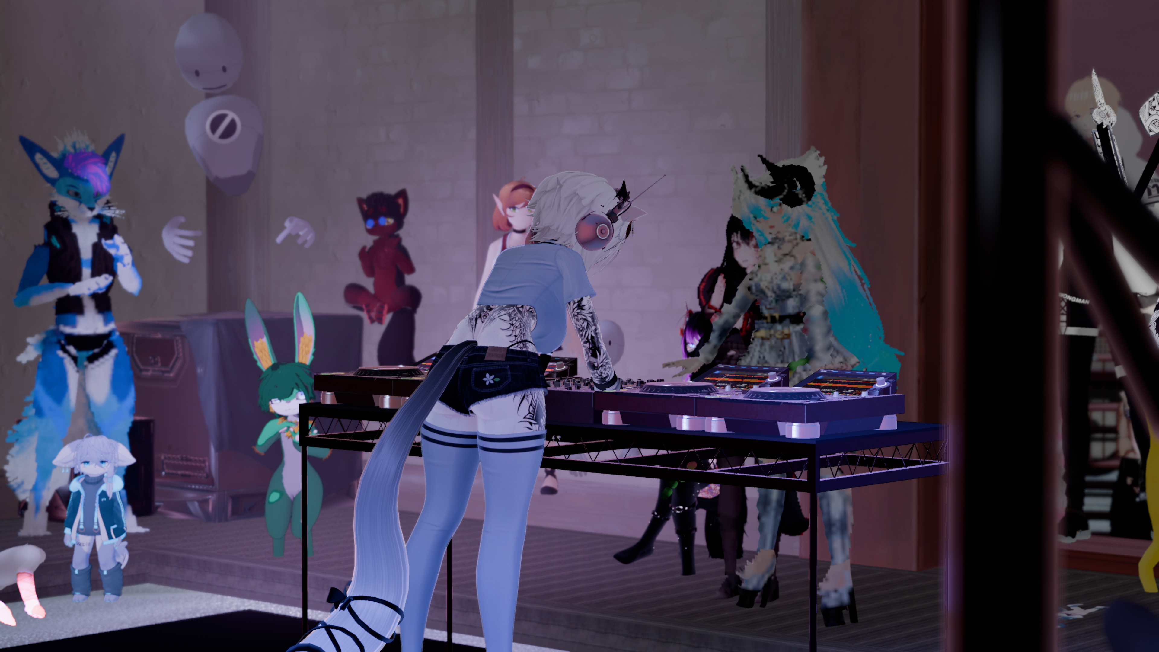 VRChat 2024 12 08 18 33 56.420 3840x2160 Wrld 42d994ab 9fc3 4407 9620 142363e100a2